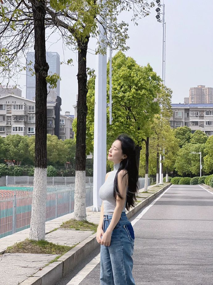 与凤行 封面